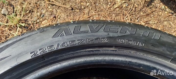 Zeta Alventi 225/45 R18