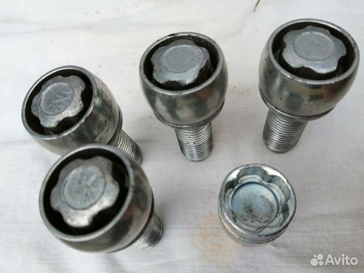 Болты колесные секретные на skoda, VW