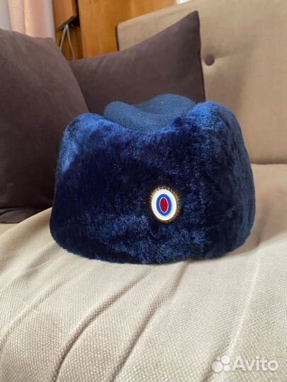 Женская полицейская шапка нового образца