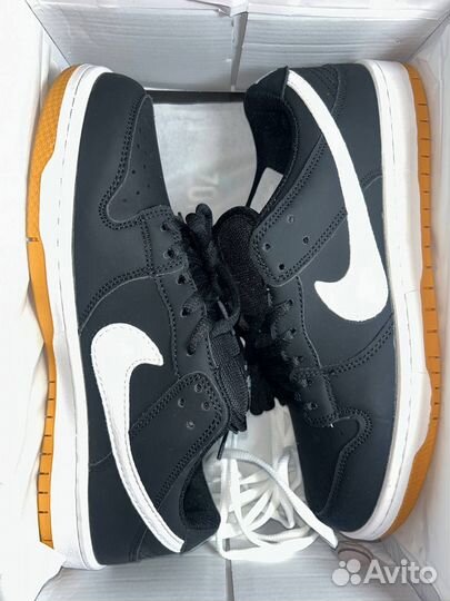 Nike SB Dunk Low Black