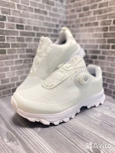 Кроссовки белые columbia