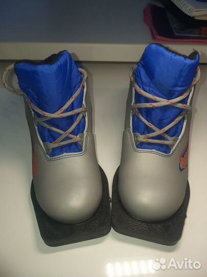 Лыжные ботинки детские 33 размер