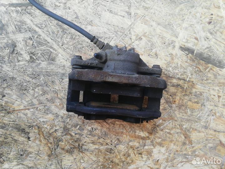 Суппорт тормозной передний левый Peugeot 2008 2016