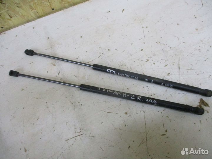 Амортизатор двери багажника Форд Фьюжн 2008