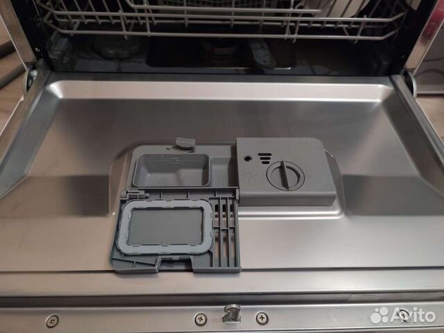 Посудомоечная машина Midea mcfd55320W объявление продам