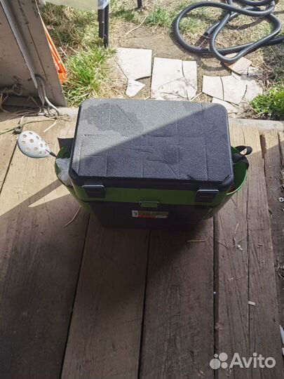 Зимний рыболовный ящик