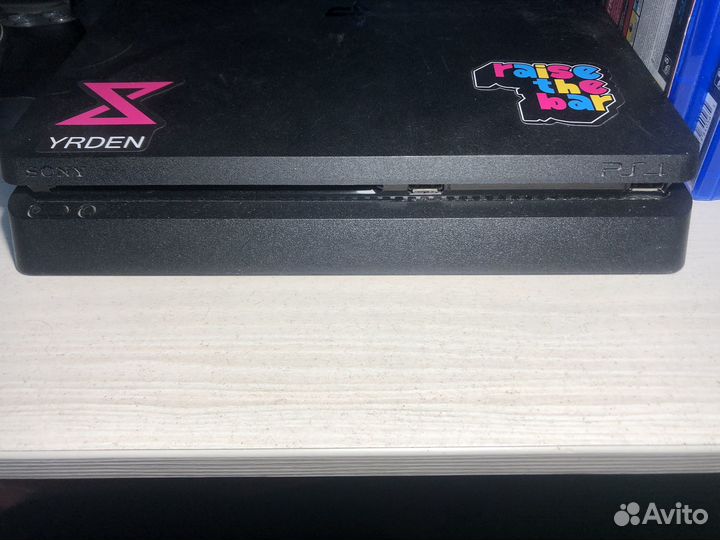 Sony PS4 slim