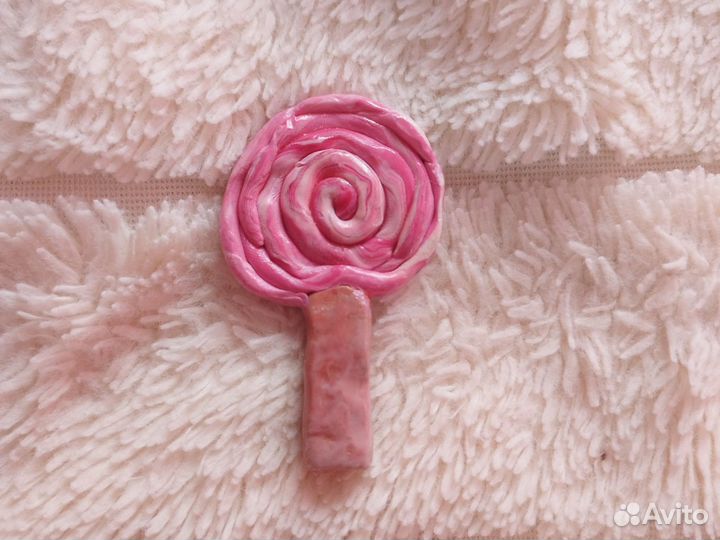 Леденец из пластилина