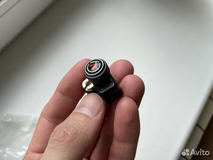 Металлический кабельный зажим для камер