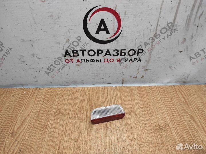 Фонарь габаритный VW Touareg 2010-2018