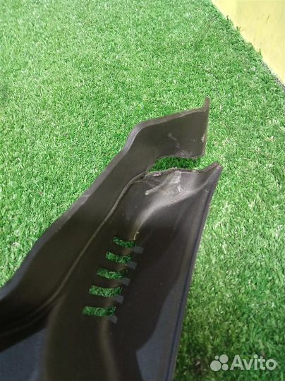 Жабо Porsche Panamera 2016