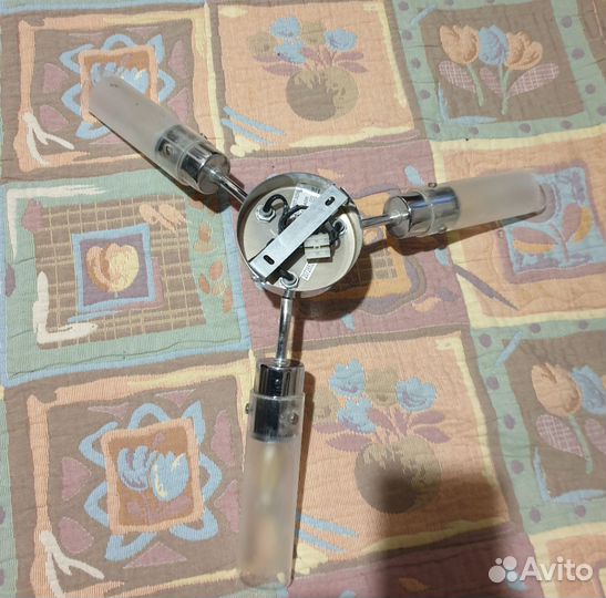 Люстра потолочная на три лампы Е14