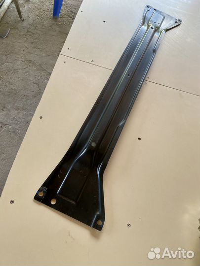 Кронштейн шторки люка Mercedes GL X166