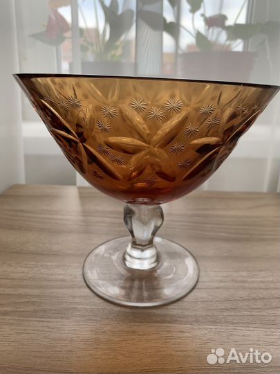 Ваза для фруктов на ножке цветное стекло СССР