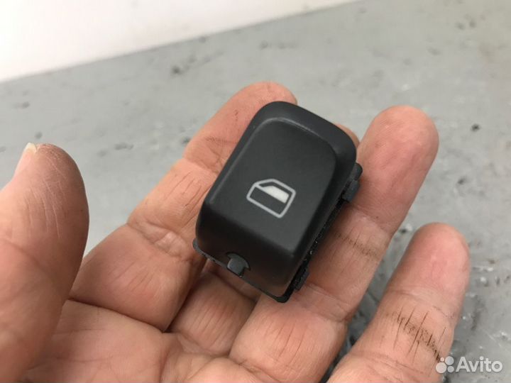 Кнопка стеклоподъемника Audi A5 8T cdnc 2011