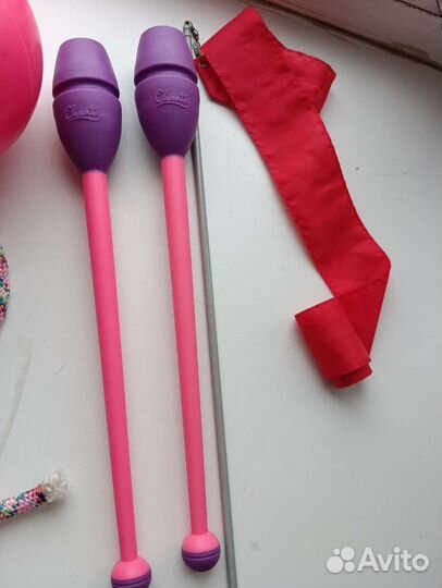 Булавы, шар, скакалка, лента для худож. гимнастики