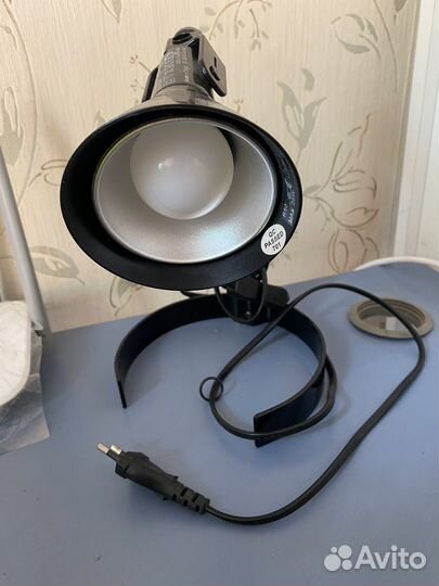 Настольная лампа