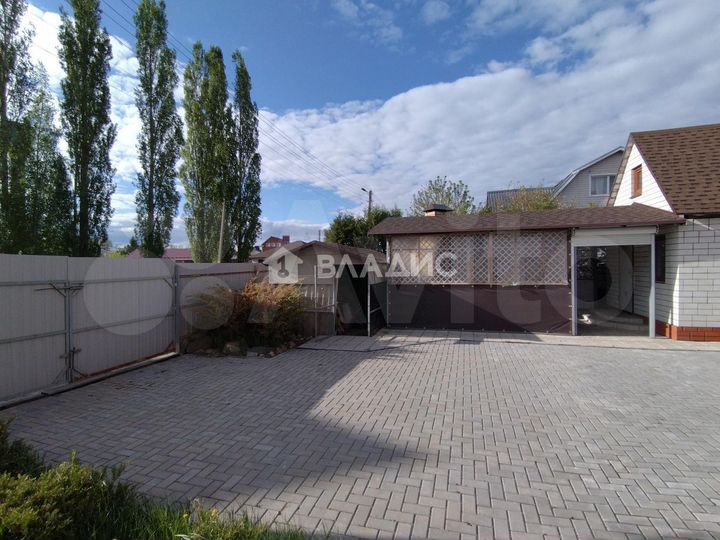 Дом 180 м² на участке 20 сот.