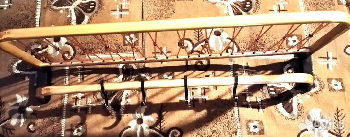 Полка настенная для одежды