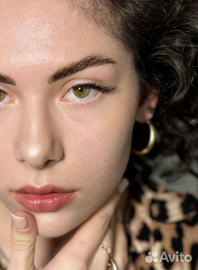 Наращивание ресниц и оформление бровей