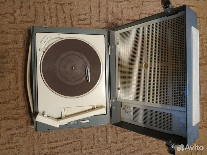 Проигрыватель винила СССР