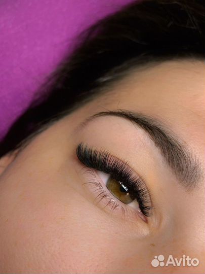 Наращивание ресниц и оформление бровей