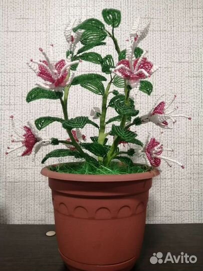 Фуксия из бисера