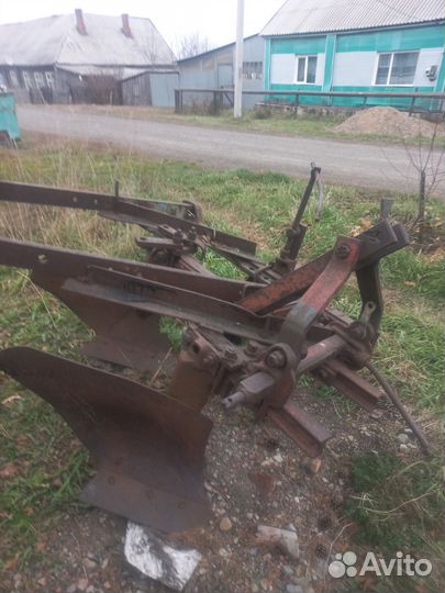 Плуг для трактора