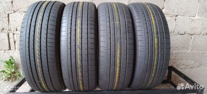 Yokohama BluEarth RV-02 215/60 R17