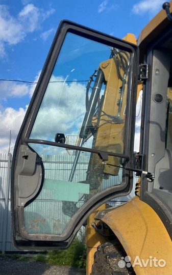 Экскаватор-погрузчик Runmax SE440TS, 2022