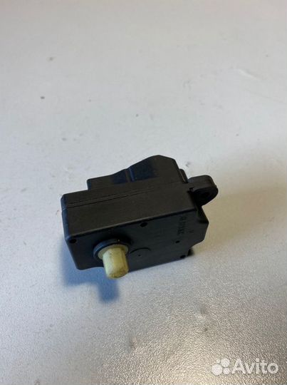 Моторчик заслонки отопителя Volvo S60