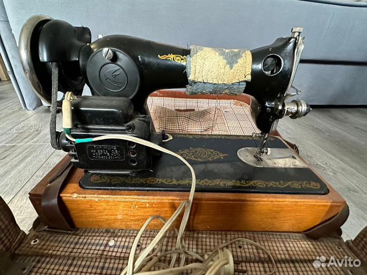 Швейная машинка электрическая подольская