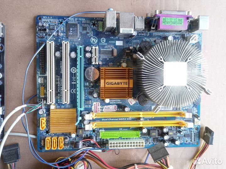 Материнская плата с процессором и памятью