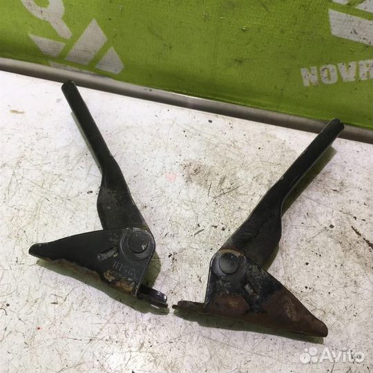 Петля капота Хендай Элантра 3