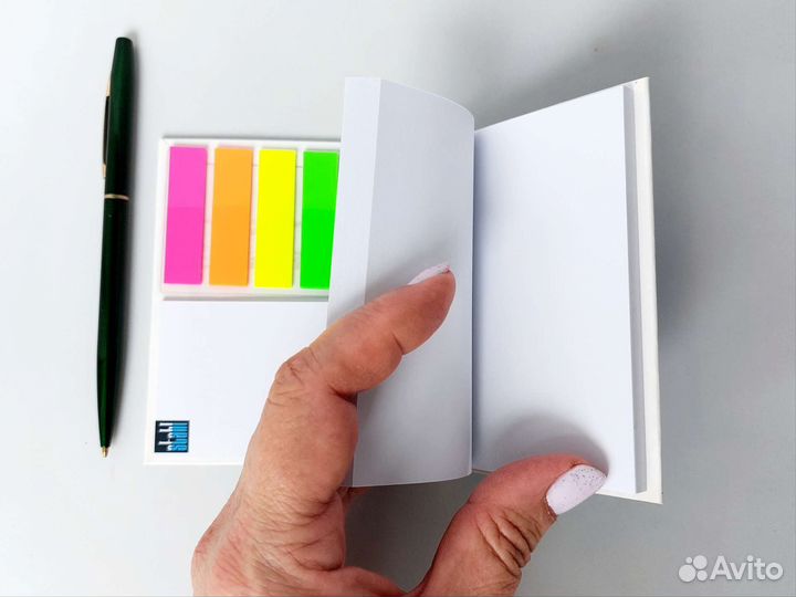 Блокнот с блоками-стикерами для заметок