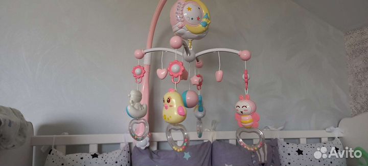 Музыкальный мобиль на кроватку