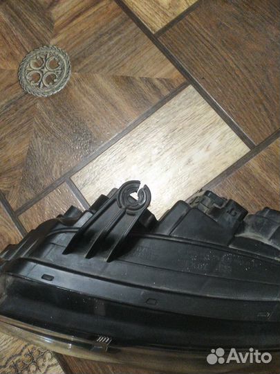 Продам переднюю левую фару KIA cerato