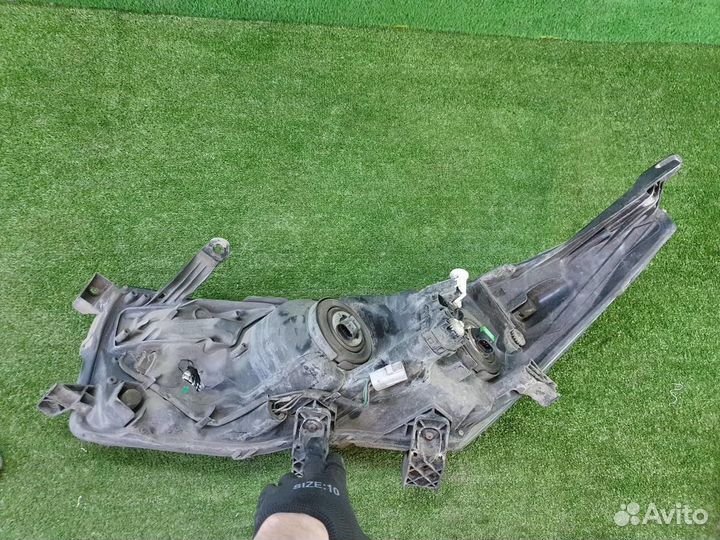 Фара правая Toyota Corolla
