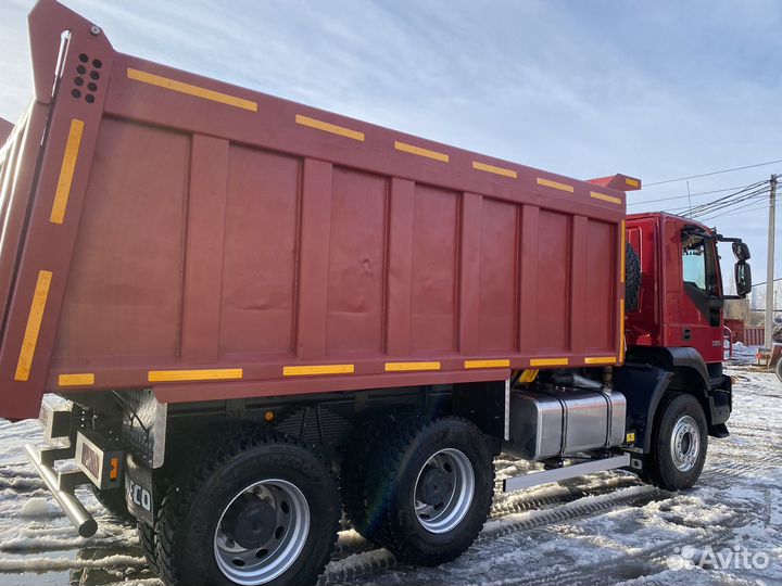 IVECO Trakker AD380T38, 2011