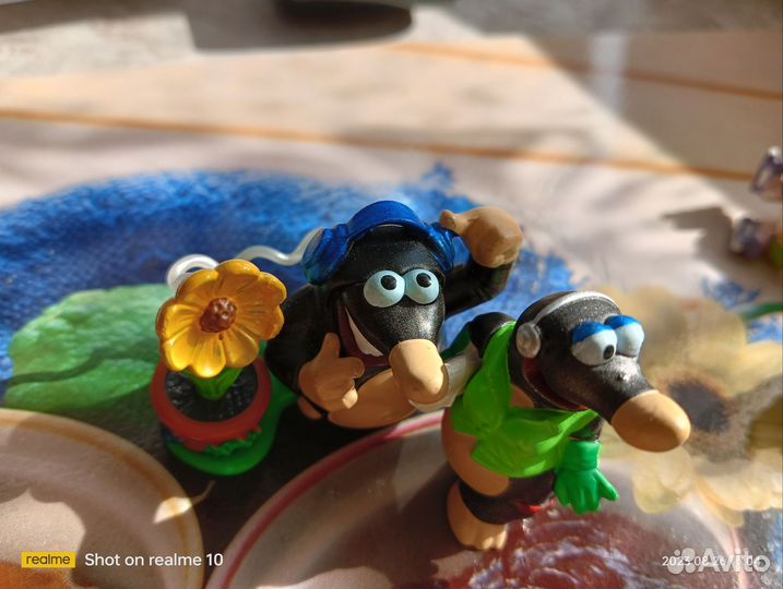 Киндер игрушки из 90-ых