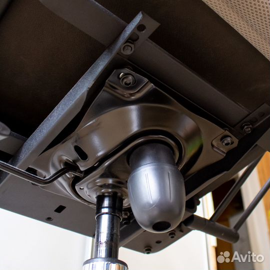 Компьютерное кресло Метта