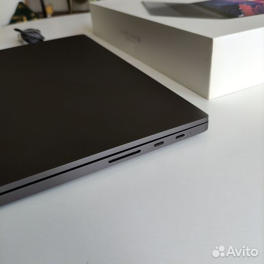 Xiaomi Mi Notebook Pro 15.6 2017 Ноутбук