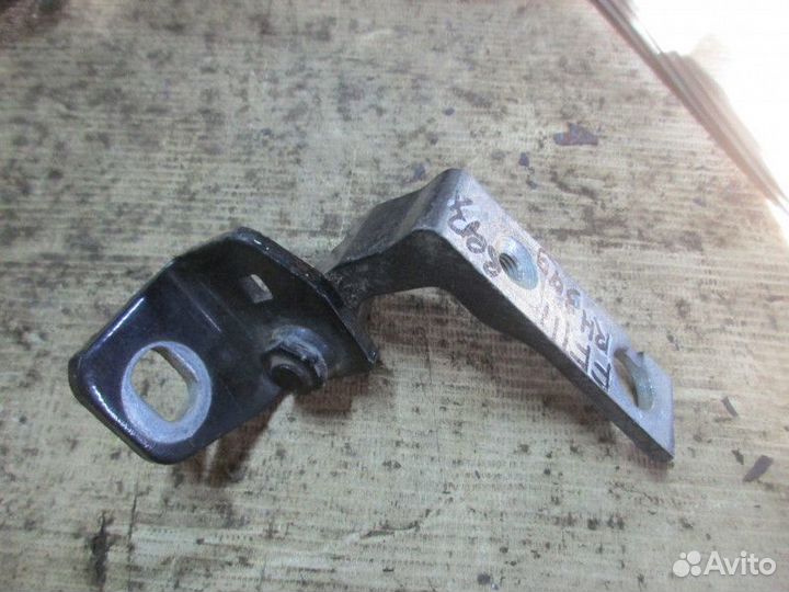 Петля двери задней правой верхняя Ford Focus III 2