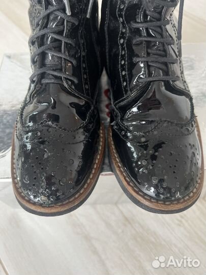 Ботинки лаковые 31 на девочку Eli