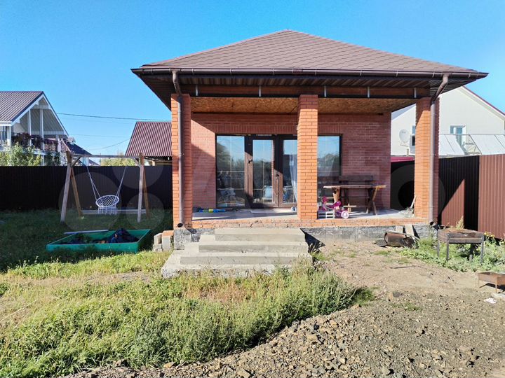 Коттедж 250 м² на участке 9,8 сот.