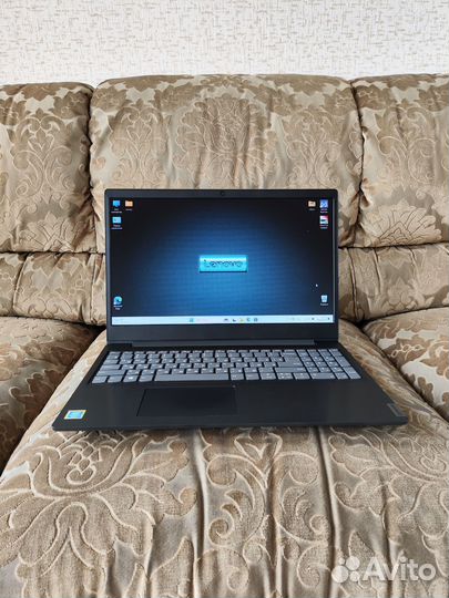 Ноутбук Lenovo на Pentium Gold 8/256