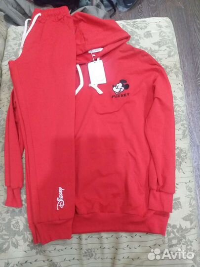 Костюмы спортивные женские