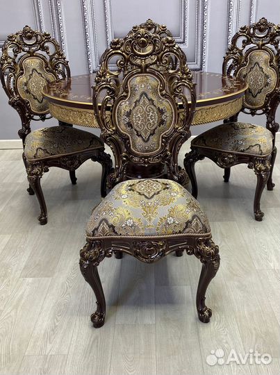 Стол и стулья в гостиную. В наличии