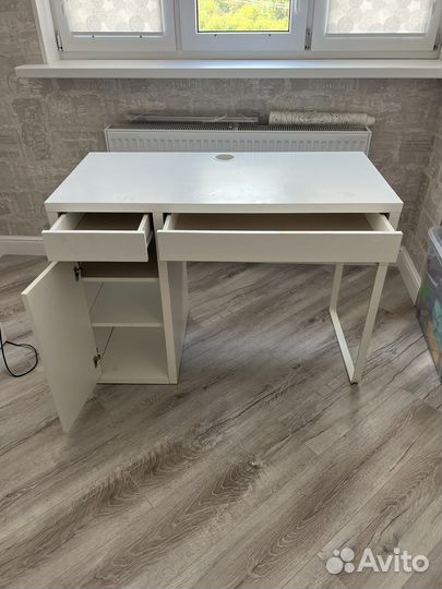 Письменный стол