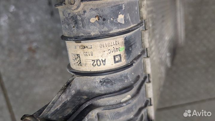 Радиатор охлаждения двигателя Opel Zafira B, 2012